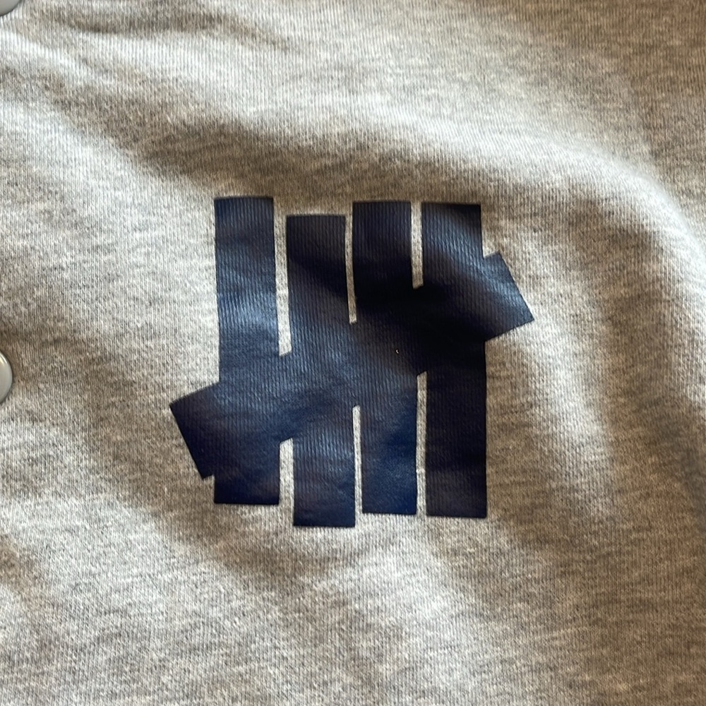 Undefeated Varsity Jacket Sweatshirt Material Gra… - image 3